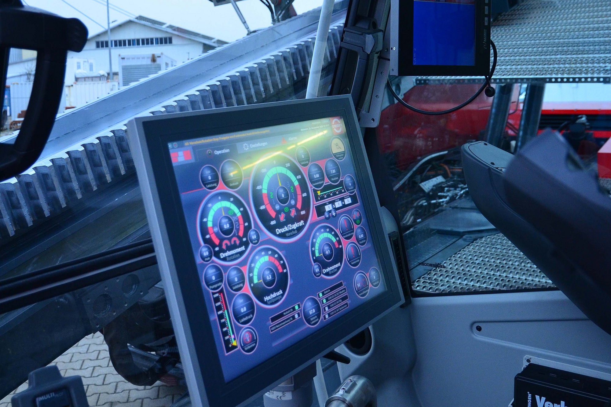 vollelektrische Horizontalbohranlage HDD80-E - Cockpit