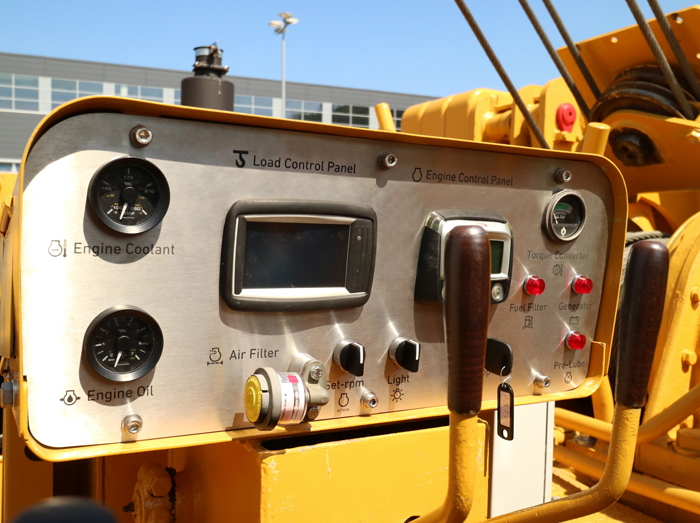 [Translate to Englisch:] Retrofit Rohrleger Komatsu D255C